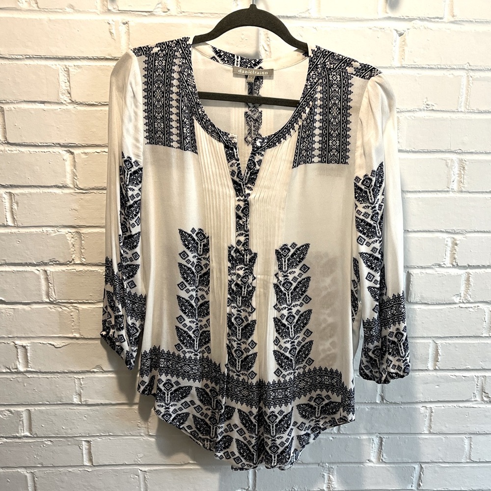 Danielrainn Amely split next top. By stitch fix. Size small. Great condition.